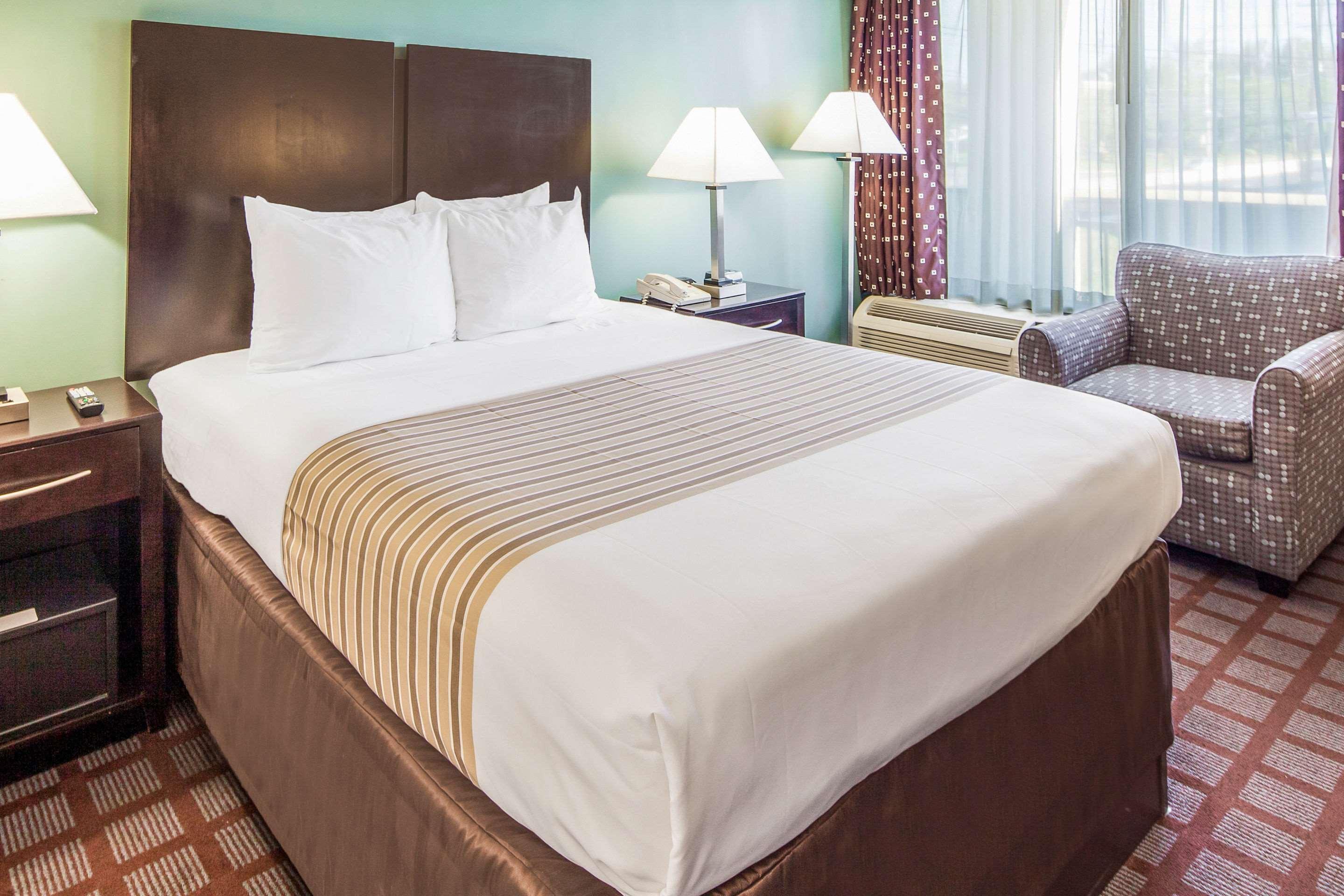 Super 8 By Wyndham Meadowlands Ξενοδοχείο Carlstadt Εξωτερικό φωτογραφία