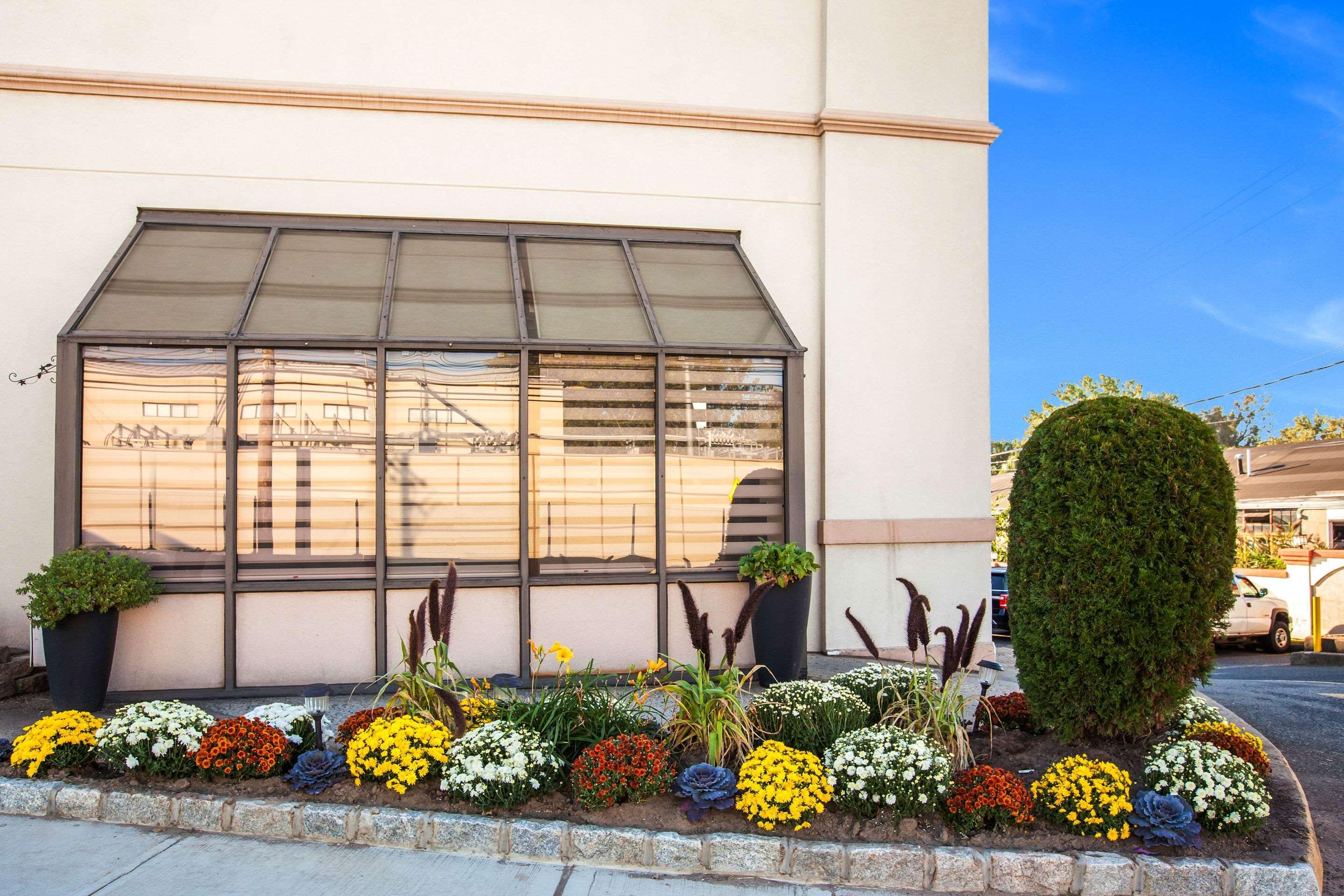 Super 8 By Wyndham Meadowlands Ξενοδοχείο Carlstadt Εξωτερικό φωτογραφία